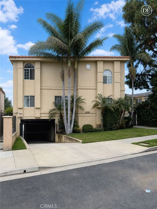 6-5228 Vantage Ave, Valley Village, CA, 91607-5017 | Card Image