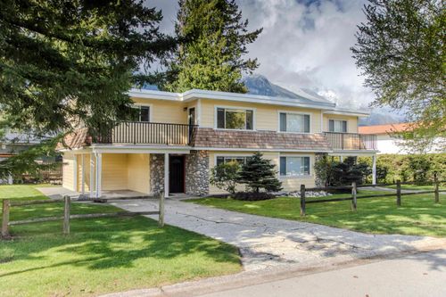 41319 Meadow Avenue, Squamish, BC, V0N1H0 | Card Image