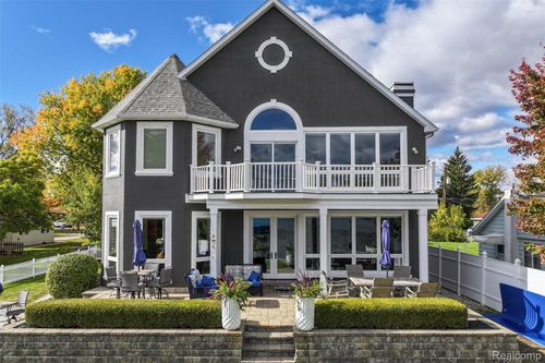 16083 Whitehead Dr, Linden, MI, 48451-8713 | Card Image