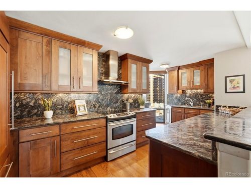 905-1625 Larimer St, Denver, CO, 80202-1529 | Card Image