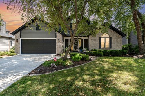 565 Blackberry Ridge Dr, Aurora, IL, 60506-7902 | Card Image