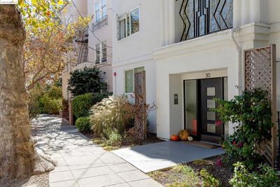 7 - Domingo Aveune, Condo with 2 bedrooms, 2 bathrooms and null parking in Berkeley CA | Image 1