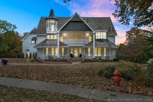 804 Van Buren St, Broken Arrow, OK, 74011-7264 | Card Image