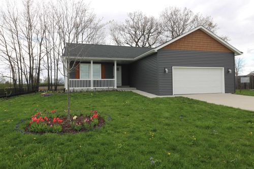 8696 Gilmour Ln, Freeland, MI, 48623-8652 | Card Image