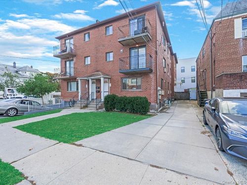 fl-2nd-214 40th Ave, Bayside, NY, 11361-2117 | Card Image