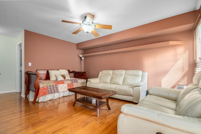 832 Debra Ln, House other with 3 bedrooms, 3 bathrooms and 2 parking in Elk Grove Village IL | Image 8