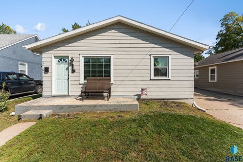 2114 S Norton Ave, Sioux Falls, SD, 57105-3731 | Card Image
