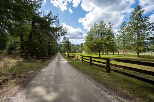 704 Hidden Creek Rd, Sagle, ID, 83860-8362 | Card Image