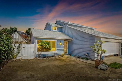 10129 E Glendon Cir, Santee, CA, 92071-1984 | Card Image