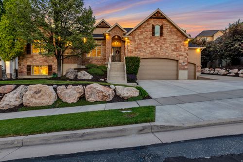 577 Ridge Top Ln, North Salt Lake, UT, 84054-2650 | Card Image