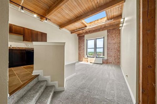 apt-712-308 W 8th St, Kansas City, MO, 64105-1576 | Card Image