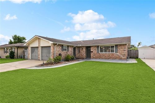 570 Dover Ln, Terrytown, LA, 70056-8413 | Card Image