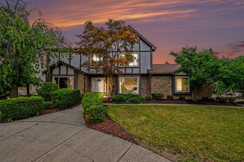 22276 Sheffield Ct, Farmington Hills, MI, 48335-5454 | Card Image