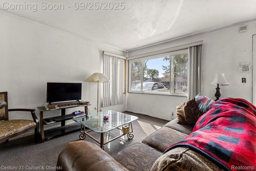 22030 Dante St, Oak Park, MI, 48237-2856 | Card Image