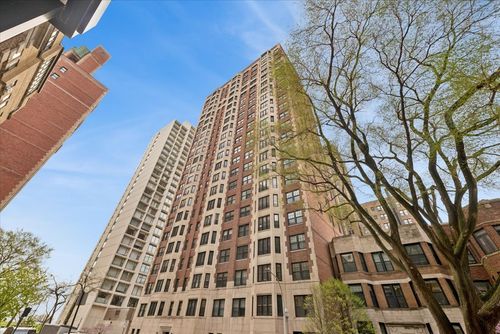 6c-421 W Melrose Street, Chicago, IL, 60657 | Card Image