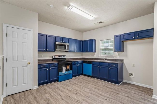 7322 Bridlewood Ct, Townhouse with 4 bedrooms, 3 bathrooms and 2 parking in Jonesboro GA | Image 5