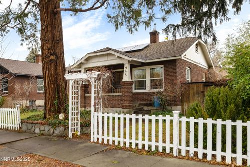 948 Washington St, Reno, NV, 89503-2842 | Card Image