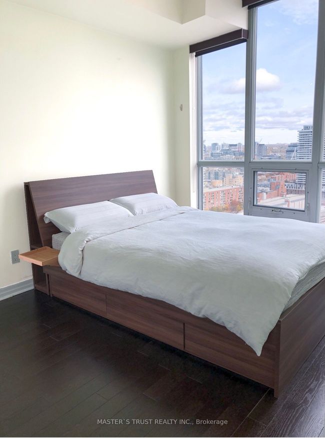 3007 - 16 Yonge St, Condo with 2 bedrooms, 2 bathrooms and null parking in Toronto ON | Image 8