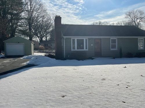 105 Brewster St, Springfield, MA, 01119-2518 | Card Image