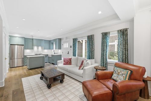 3176 Burrard St, Vancouver, BC, V6J2L9 | Card Image