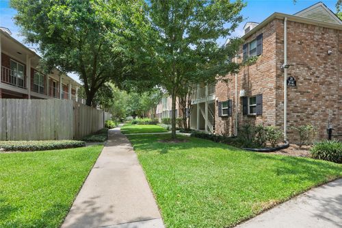 4-857 Wax Myrtle Ln, Houston, TX, 77079-3768 | Card Image