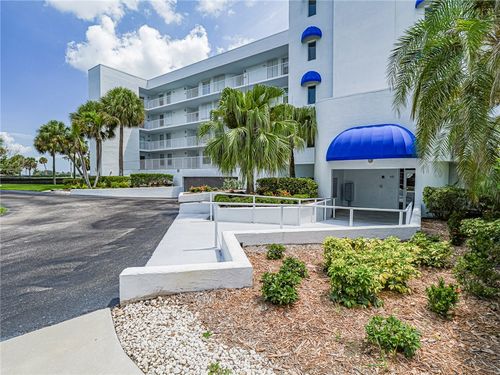 6005-6005 River Run Dr, Sebastian, FL, 32958-4704 | Card Image