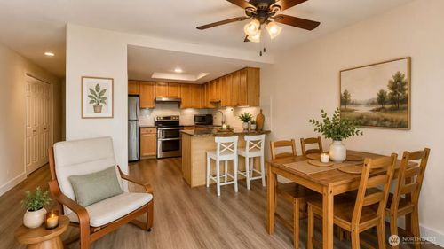 b210-4515 125th Ave Se, Bellevue, WA, 98006-1900 | Card Image