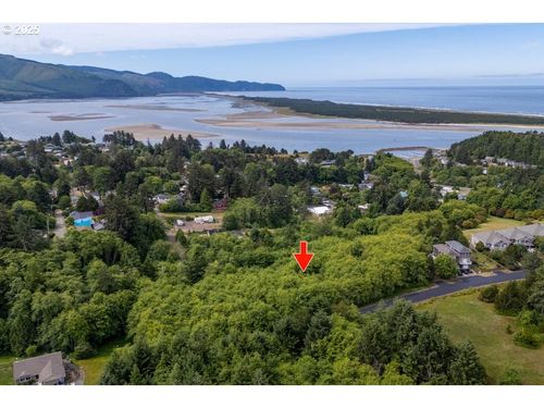 223 Holly Heights Ave, Tillamook, OR, 97141 | Card Image