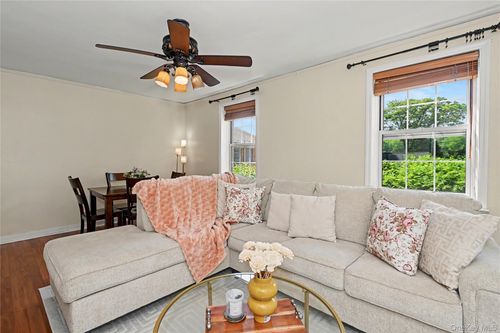 2l-1815 Palmer Ave, Larchmont, NY, 10538-3100 | Card Image