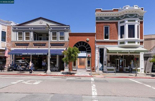 668 Bridgeway, Sausalito, CA, 94965-2251 | Card Image