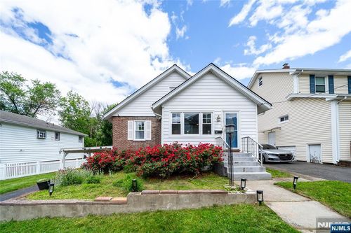 42 2nd St, Dumont, NJ, 07628-3303 | Card Image