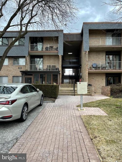 33-6-33 Stonehenge Cir, PIKESVILLE, MD, 21208-3252 | Card Image