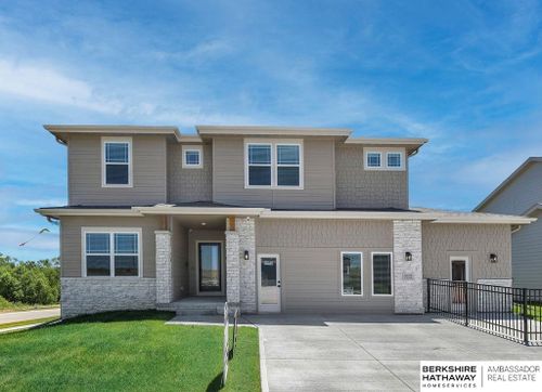 9501 S 183rd Ave, Omaha, NE, 68136-6537 | Card Image