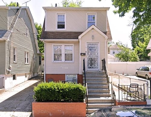 2716 Morgan Avenue, New York, NY, 10469 | Card Image