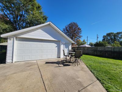 3667 19 Th Street, Home with 2 bedrooms, 1 bathrooms and null parking in Wyandotte MI | Image 3