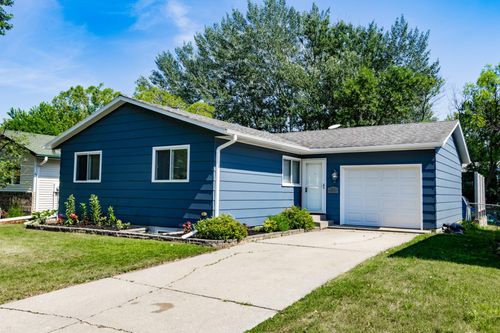 2925 14th Ave S, Moorhead, MN, 56560-3906 | Card Image