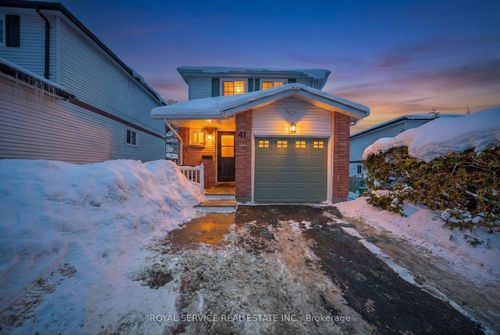 41 Hemingway Cres, Barrie, ON, L4N5G2 | Card Image