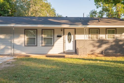 1727 Jones St, Rosenberg, TX, 77471-4810 | Card Image