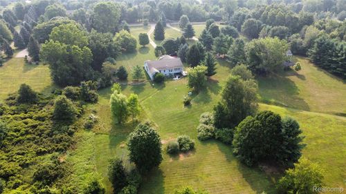 820 Lockwood Rd, Ortonville, MI, 48462-9189 | Card Image