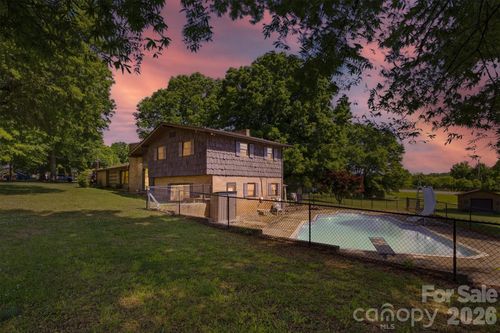3634 Brookwood Dr, Maiden, NC, 28650-9317 | Card Image