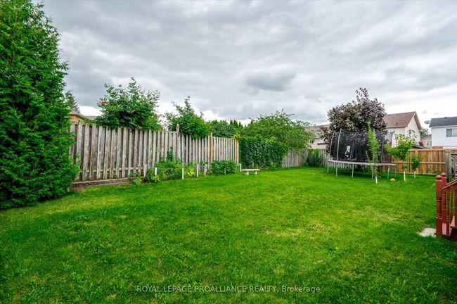 1771 Glenforest Blvd, House other with 3 bedrooms, 3 bathrooms and 4 parking in Peterborough ON | Image 20