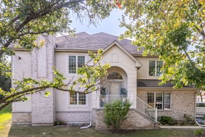 1 Beaconsfield Court, Townhouse with 4 bedrooms, 3 bathrooms and 2 parking in Lincolnshire IL | Image 1