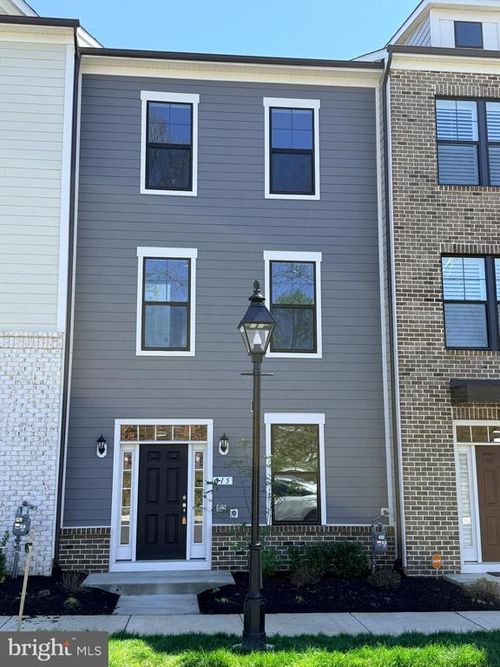 315 Willis St, FREDERICKSBURG, VA, 22401-5620 | Card Image