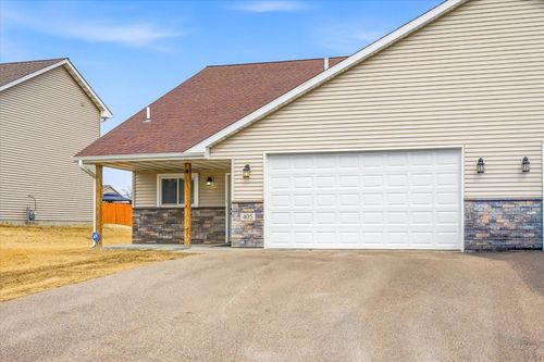 405 E Cheyenne St, Roberts, WI, 54023-9728 | Card Image
