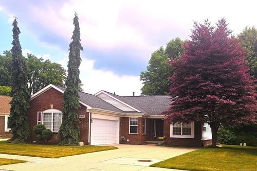 51810 Walnut Dr, Macomb, MI, 48042-3545 | Card Image