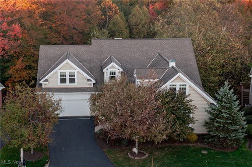 17411 Beech Grove Trl, Chagrin Falls, OH, 44023-1421 | Card Image