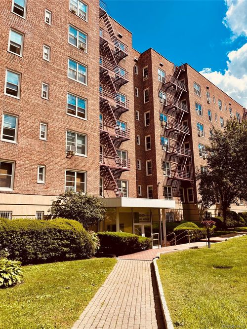 a-65-1300 Midland Ave, Yonkers, NY, 10704-1415 | Card Image