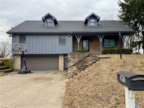 4724 Arrowhead Dr, Saint Joseph, MO, 64506-2505 | Card Image