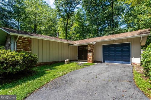 8701 Norfolk Ave, ANNANDALE, VA, 22003-3630 | Card Image
