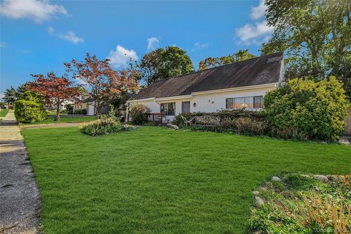 38 Clymer St, Port Jefferson Station, NY, 11776-3913 | Card Image